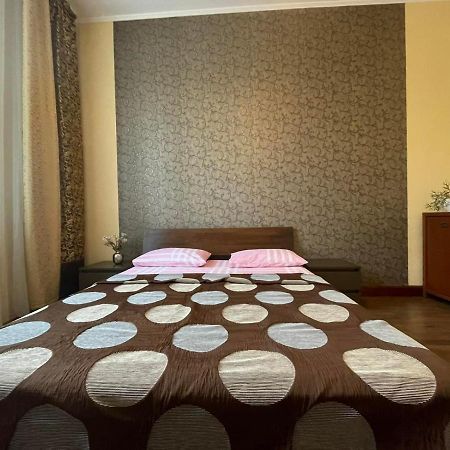 לבוב Крехівська 5,Апартаменти В Центрі, Дві Спальні מראה חיצוני תמונה